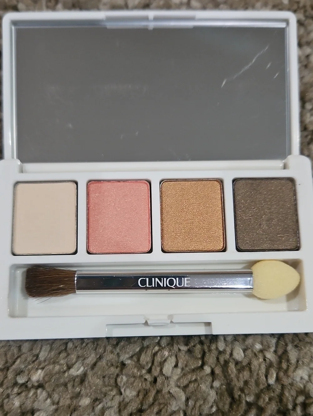 Clinique Four-Shade Eyeshadow Palette — Cream, Peach, Gold, Brown